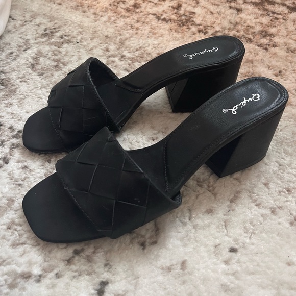 Shoes - Picture 2 of 5